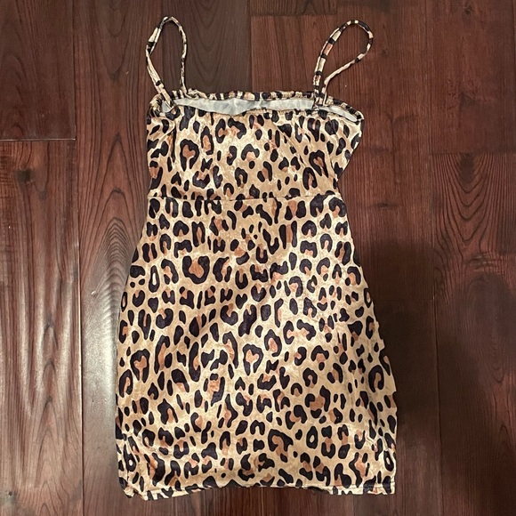 ASOS Rokoko cheetah velvet wrap dress - Picture 6 of 6